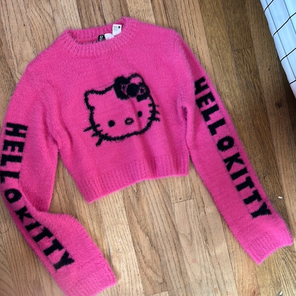 Hello Kitty Pink Sweater - Picture 1 of 1